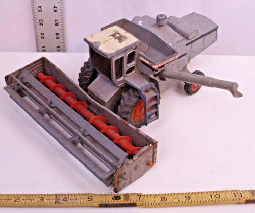 Ertl gleaner combine model - ertl, l2